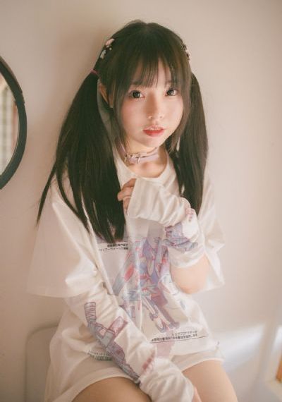 老师洗澡让我吃她胸视频_720免费观看